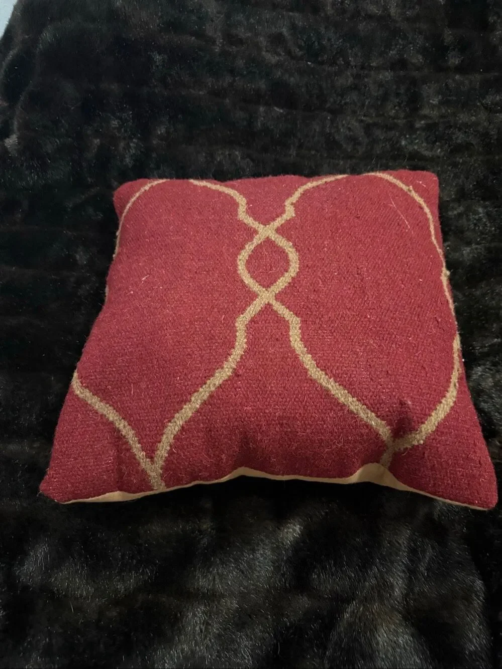 Surya Hand Crafted Wool  Red 22